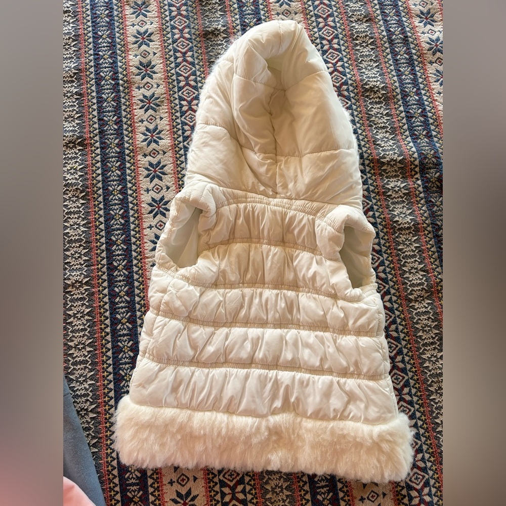 Savannah White Fleece Faux Fur Lined Zipper Bow Vest 2T - Picture 3 of 5